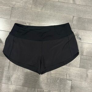 Lululemon Speed Up Mid-Rise Lined short 4”